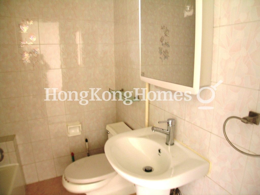 Master Bathroom — Grandview Mansions, Tai Hang