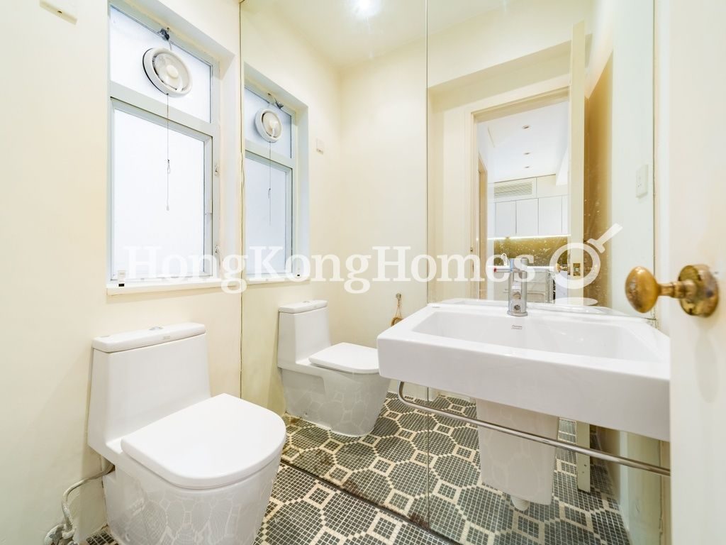 Guest Powder Room — Peace Court, Mid-levels West
