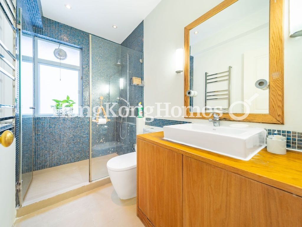 Master Bathroom — Peace Court, Mid-levels West