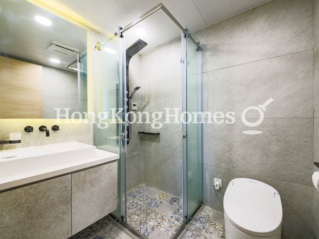 Guest Bathroom — Residence Bel-air - Phase 02, South Tower 01, Pokfulam