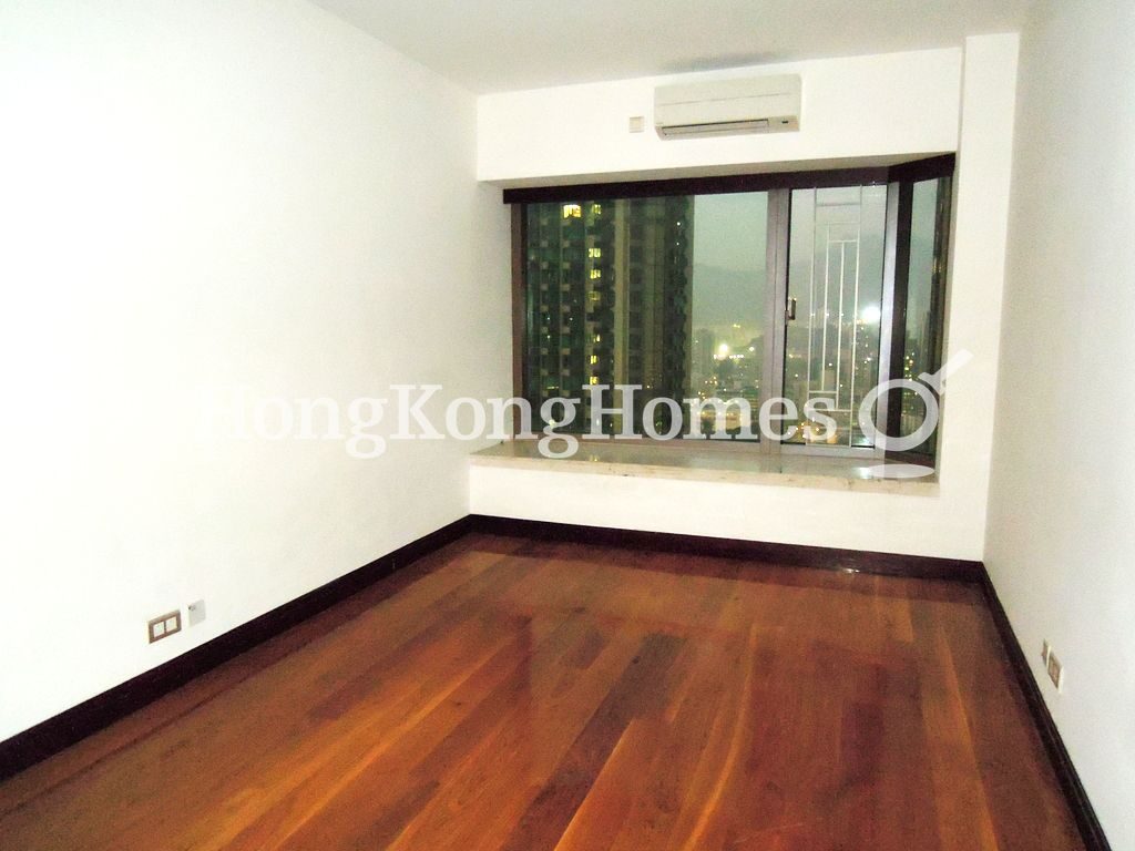 Master Bedroom — Celestial Heights-Celestial Avenue No. 28, Ho Man Tin / Waterloo Road
