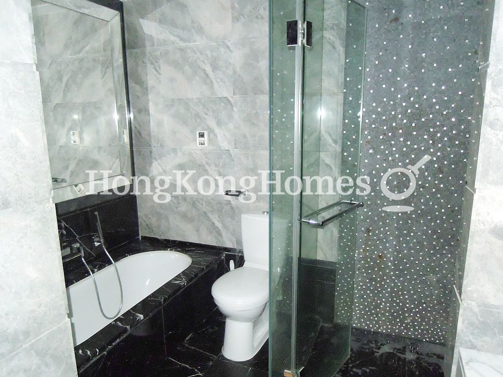 Master Bathroom — Celestial Heights-Celestial Avenue No. 28, Ho Man Tin / Waterloo Road