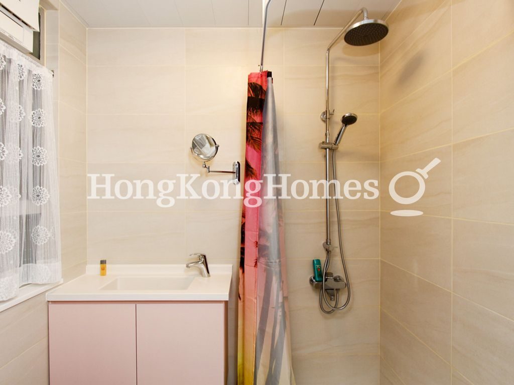 Master Bathroom — HillView, Mid-levels Central