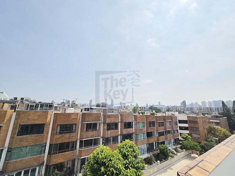 photo 17 — Sunderland Estate, Kowloon Tong