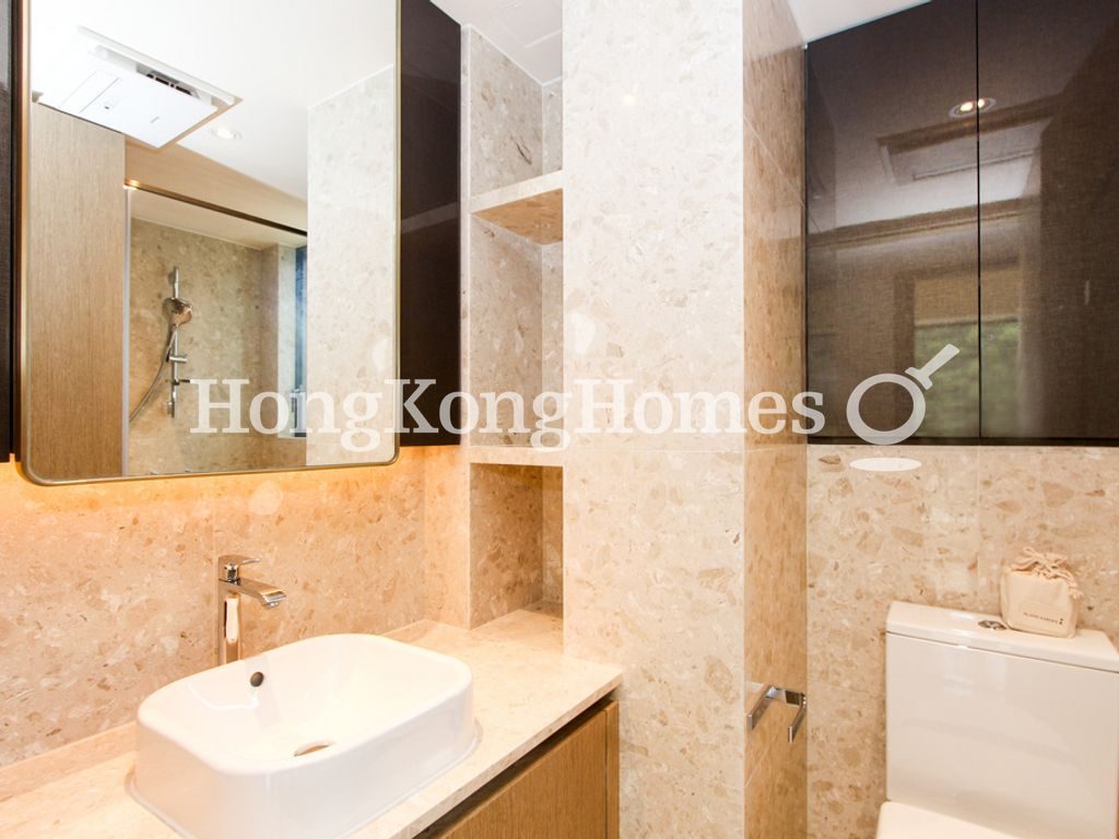 Guest Bathroom — Island Garden, Shau Kei Wan