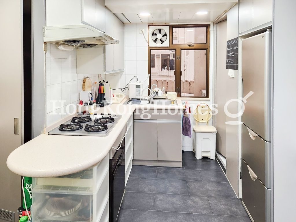 Kitchen — Realty Gardens - London Court, Mid-levels West