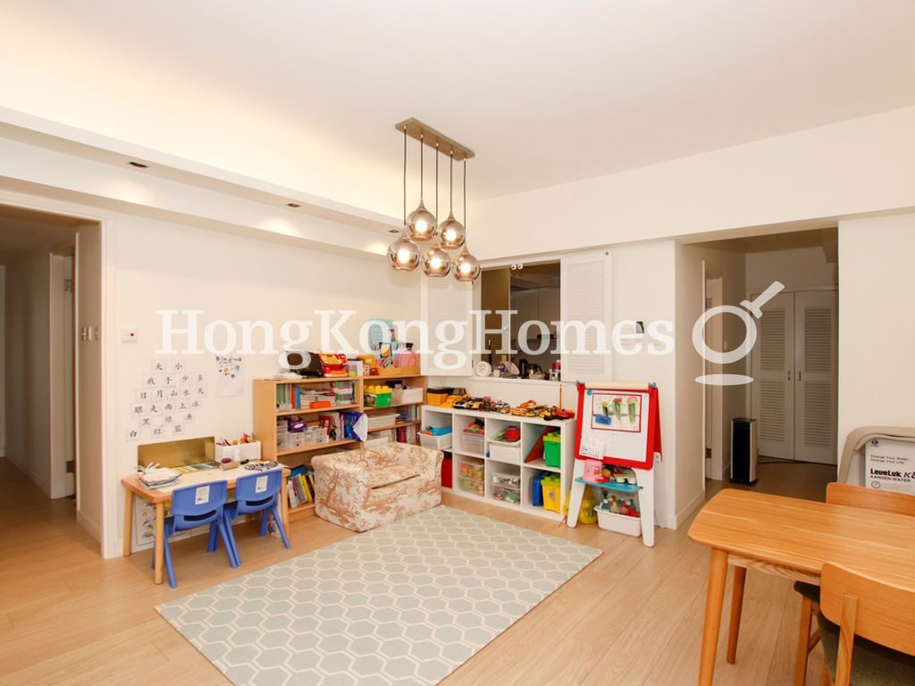 Living and Dining Room — Realty Gardens - Rome Court, Mid-levels West
