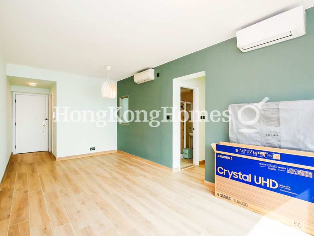Living and Dining Room — Sorrento Tower - 5, Tsim Sha Tsui