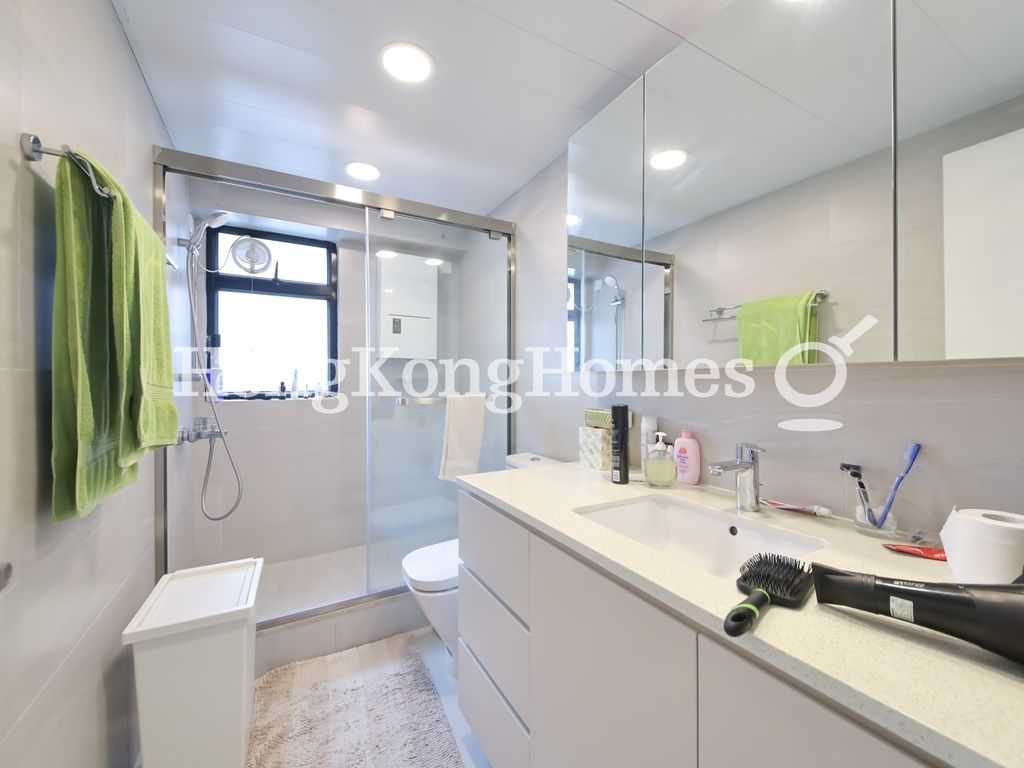 Guest Bathroom — The Grand Panorama III, Mid-levels West