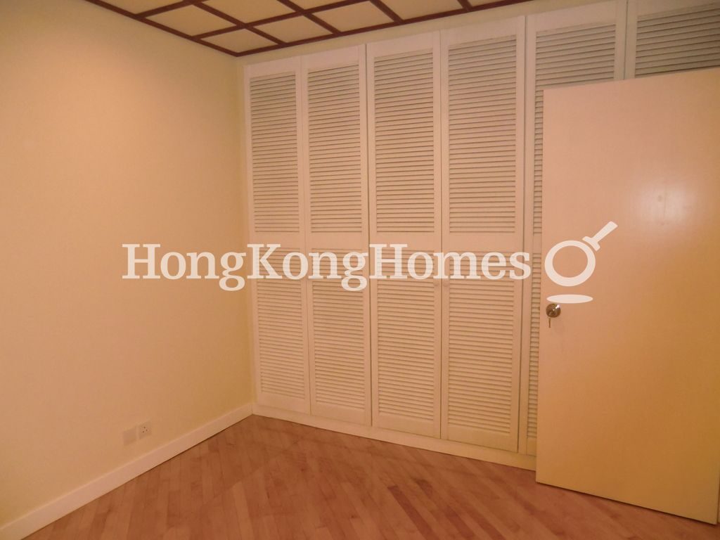 Built-in Wardrobe in Second Bedroom — Best View Court, Mid-levels Central