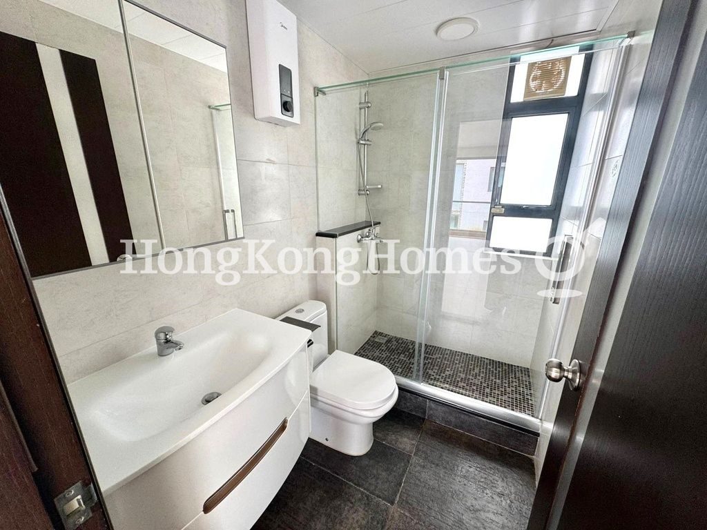 Guest Bathroom — Cala D'or - Po Toi O, Clear Water Bay