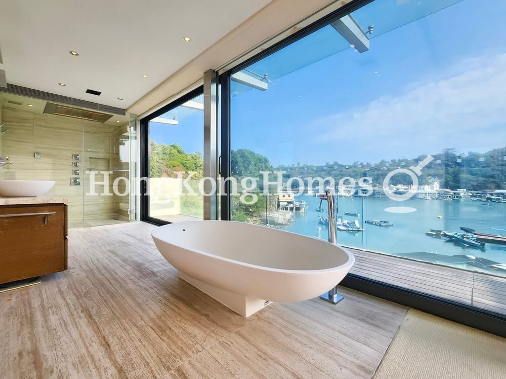 Master Bathroom — Po Toi O, Clear Water Bay