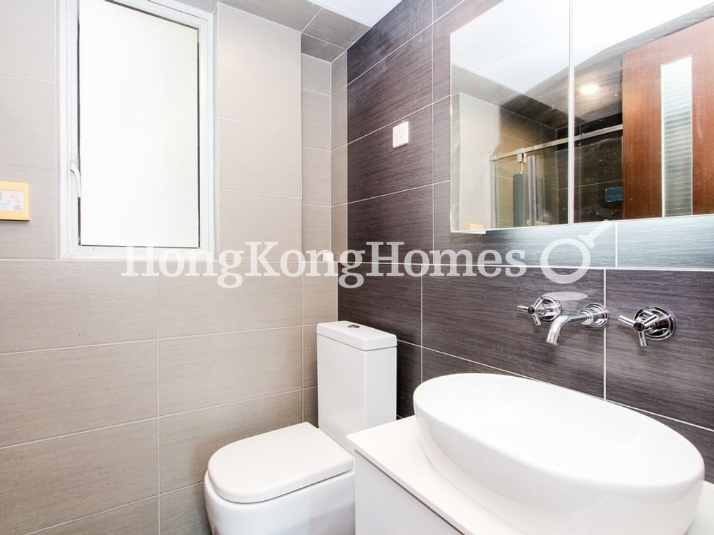 Guest Bathroom — The Harbourside - Tower 1, Tsim Sha Tsui