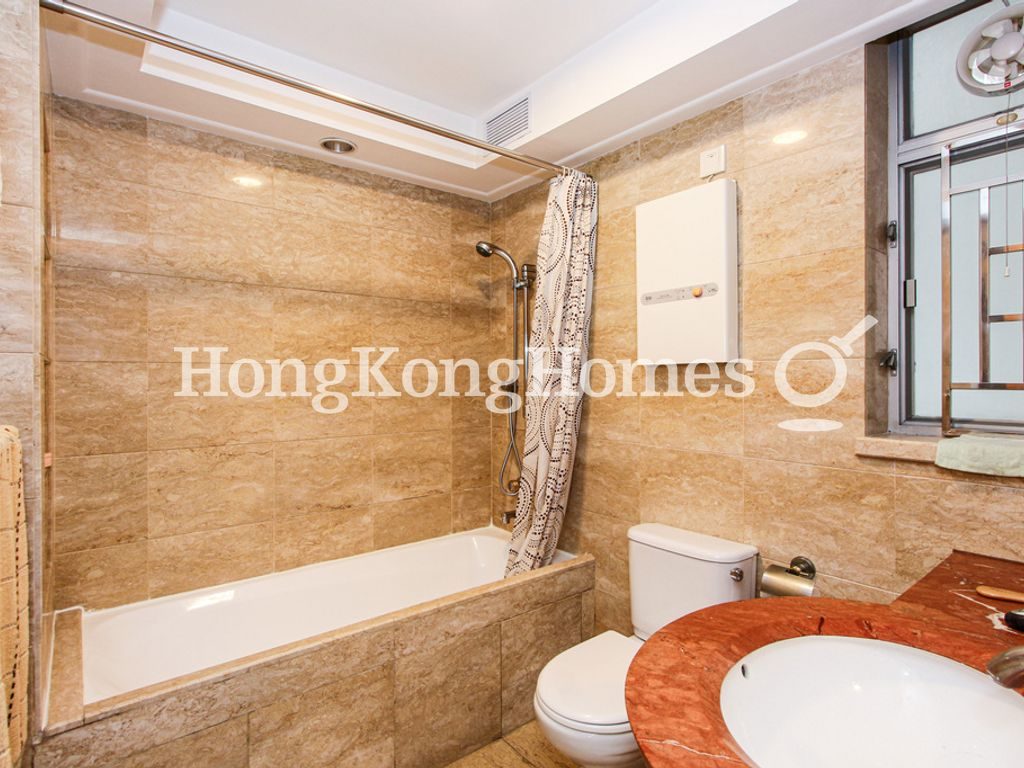 Guest Bathroom — The Waterfront - Block 03, Tsim Sha Tsui
