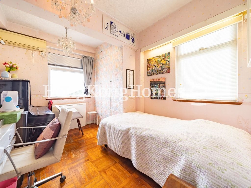 Third Bedroom — Yue Yan Mansion - Block B, Pokfulam