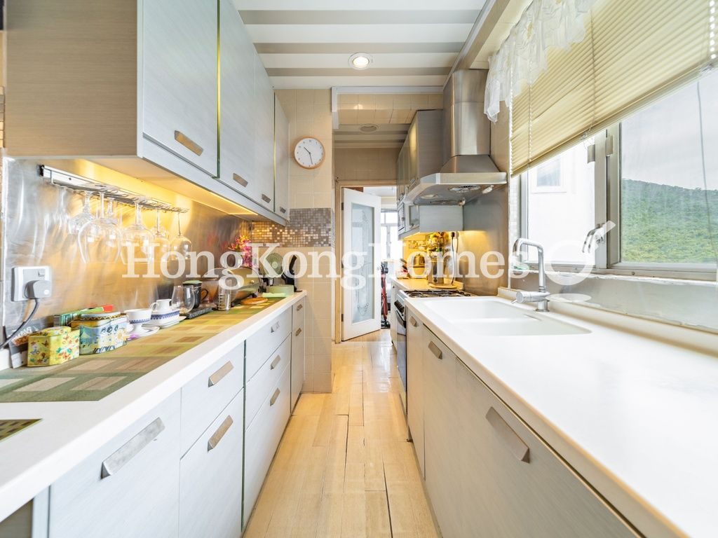 Kitchen — Yue Yan Mansion - Block B, Pokfulam