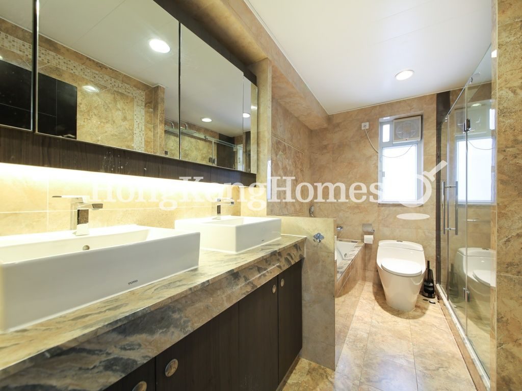 Master Bathroom — Alpine Court, Mid-levels West