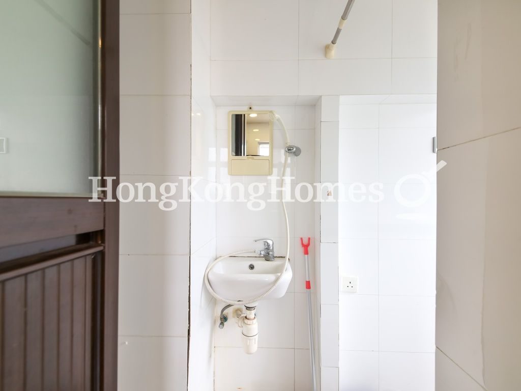 Maid's Room and Washroom — Elegant Garden, Mid-levels West