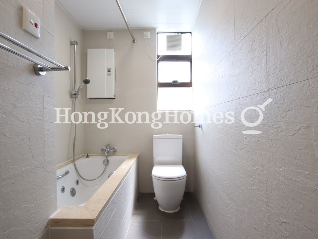 Master Bathroom — Fujiya Mansion, Mid-levels East