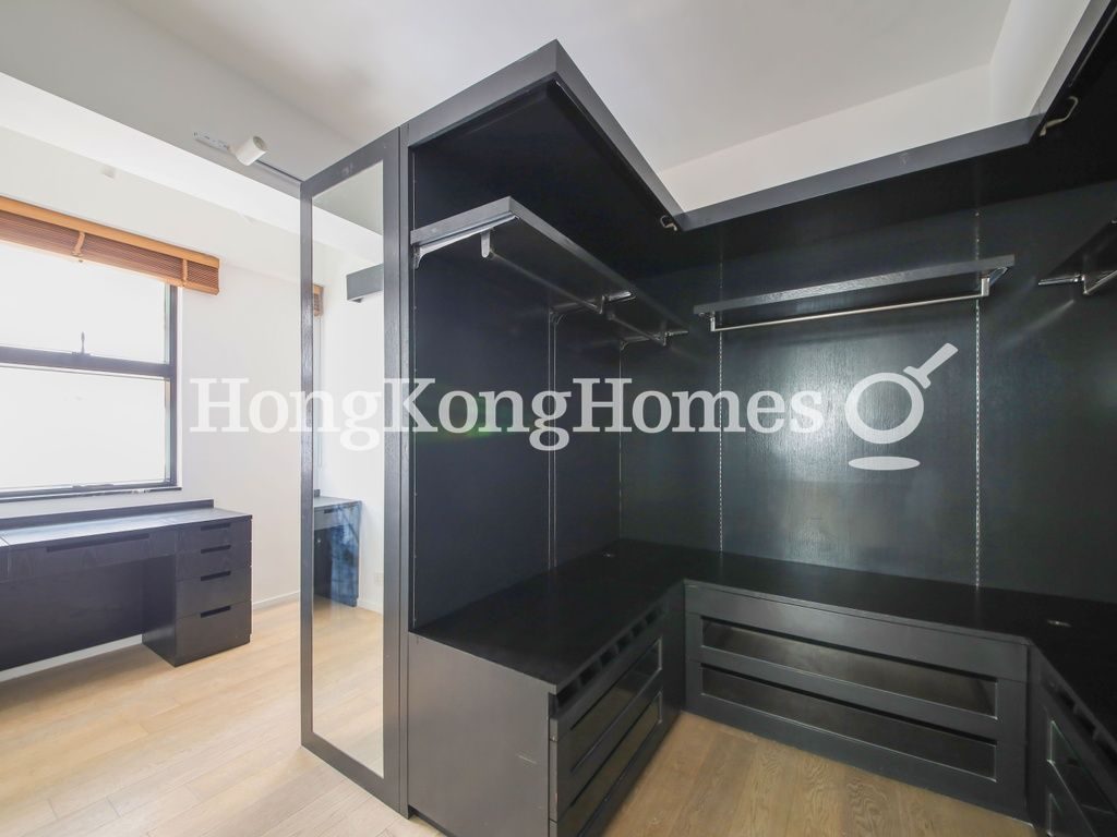 Walk-in Closet in Master Bedroom — Peace Court, Mid-levels West