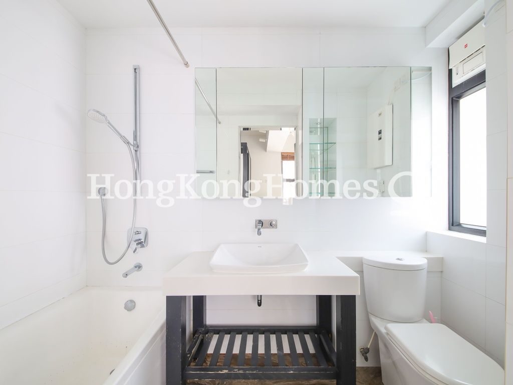 Master Bathroom — Peace Court, Mid-levels West