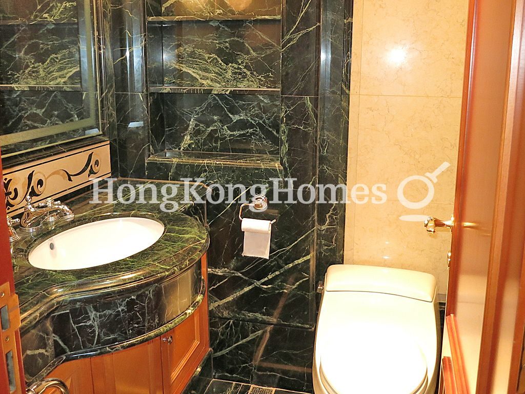 Guest Bathroom — Po Shan Road, 1 - Block 03, Mid-levels West