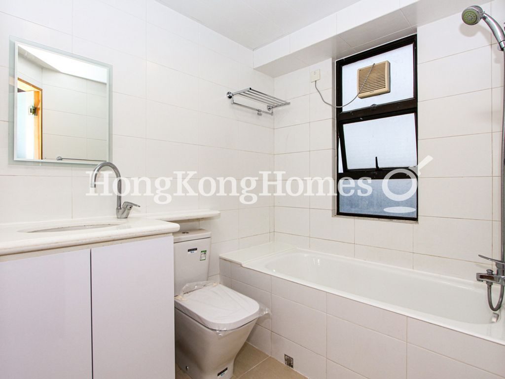 Master Bathroom — Robinson Heights II, Mid-levels West