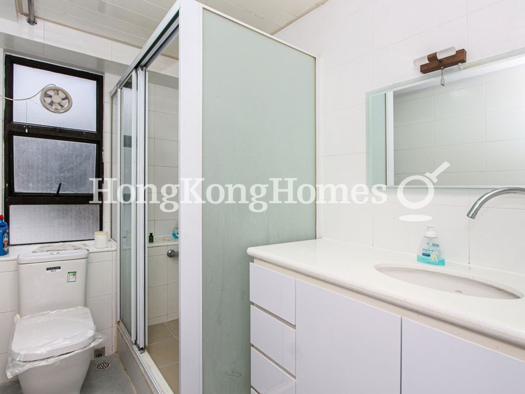 Guest Bathroom — Robinson Heights II, Mid-levels West