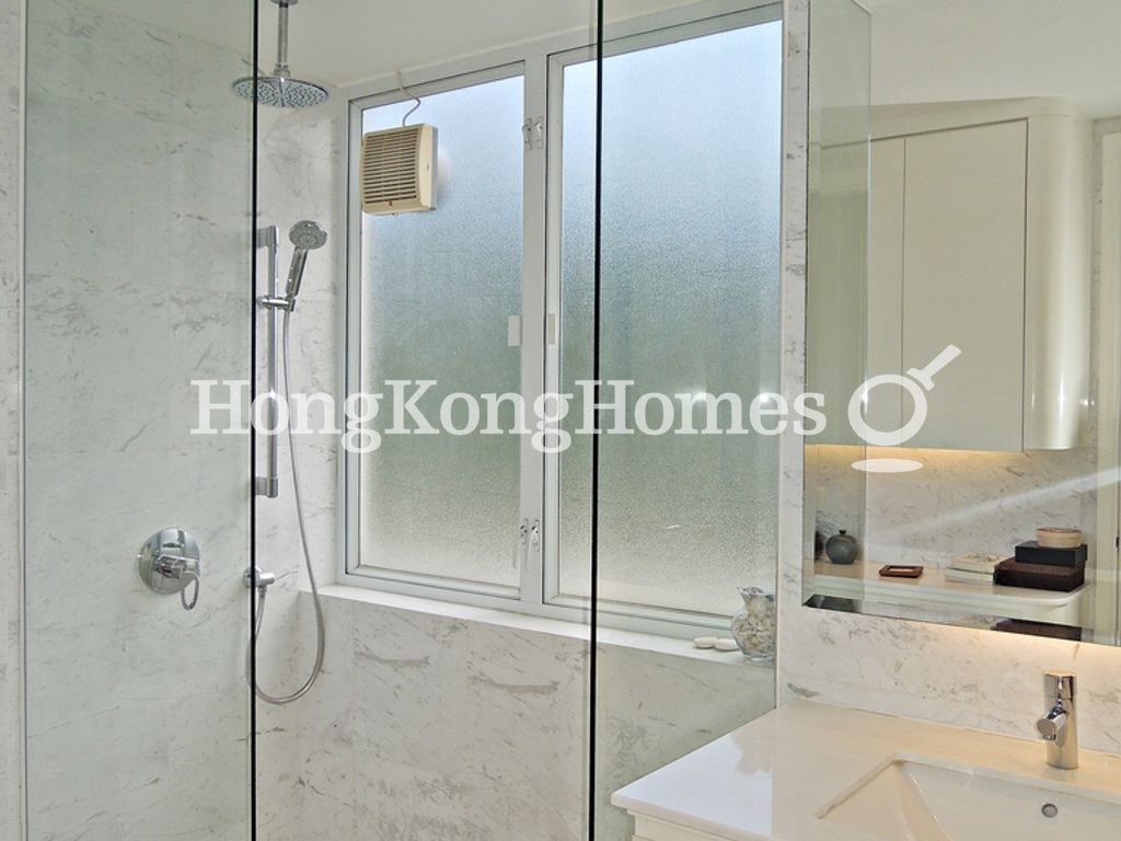 Master Bathroom — South Bay Towers, Repulse Bay
