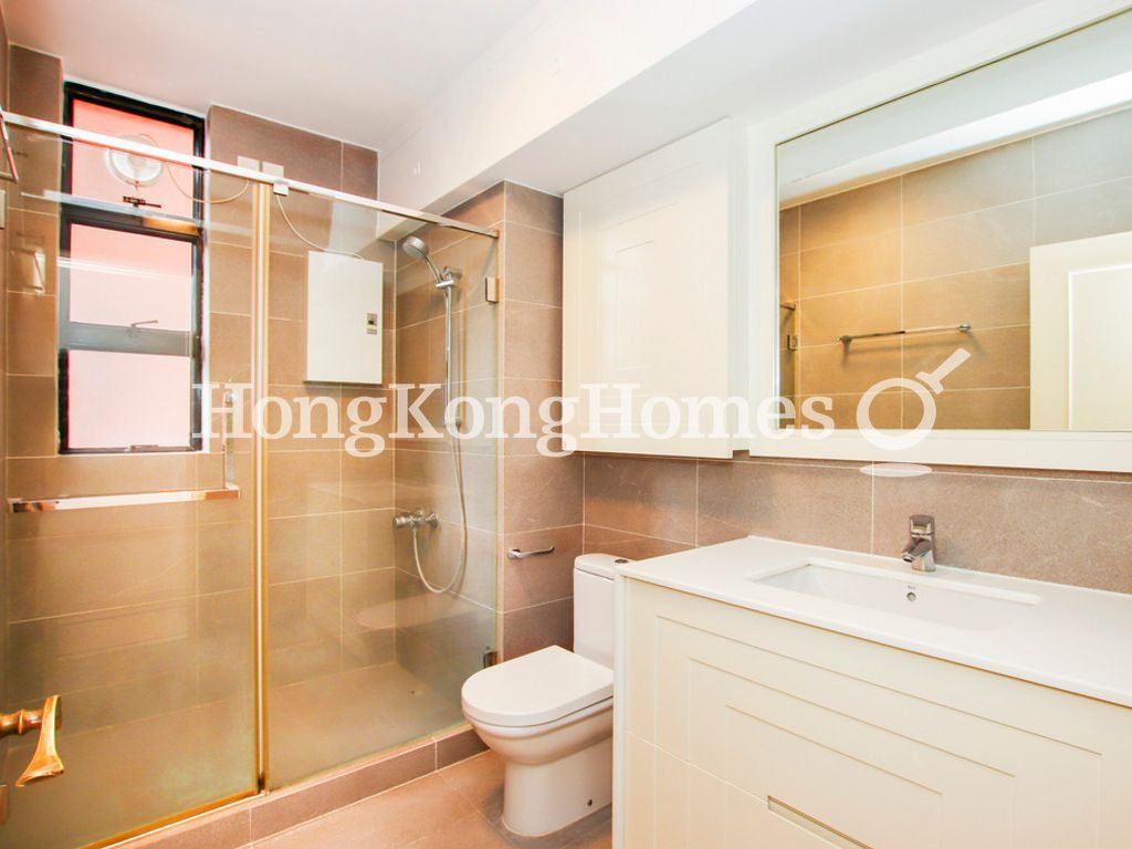 Guest Bathroom — The Broadville, Happy Valley
