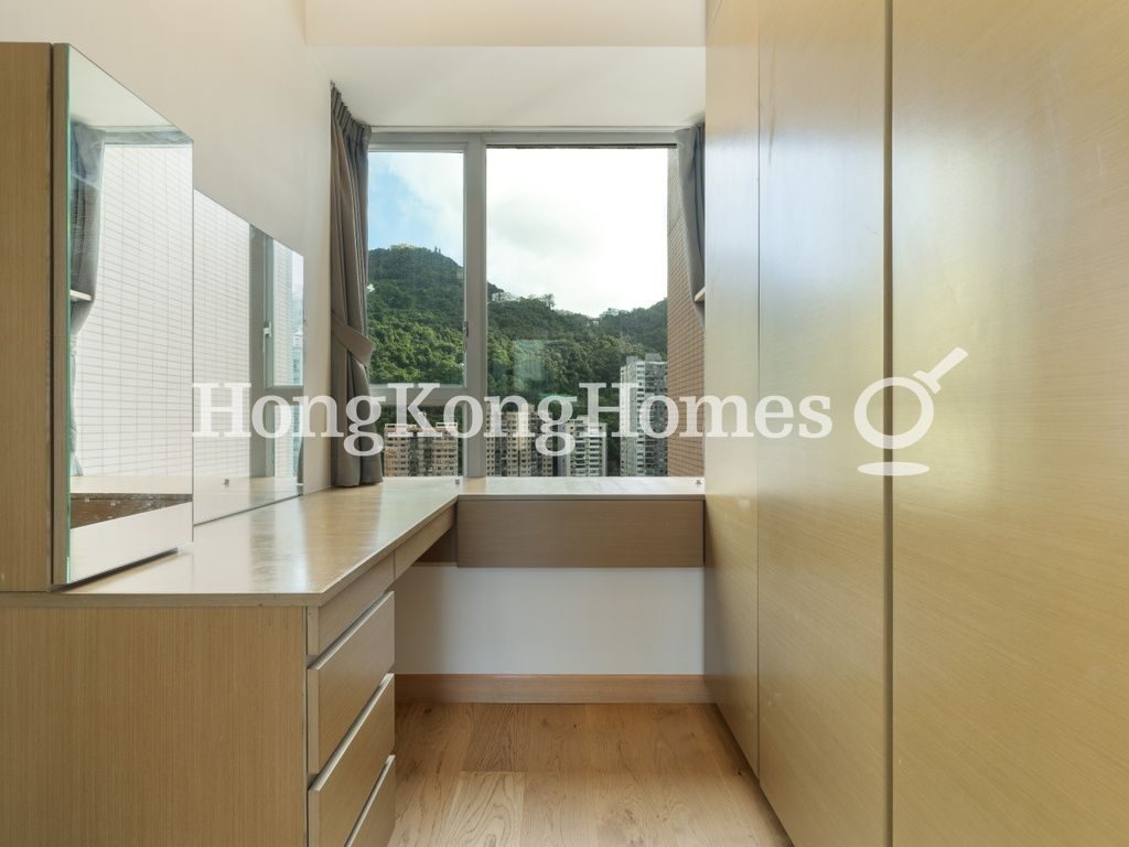 Dressing Area in Master Bedroom — York Place, Wan Chai
