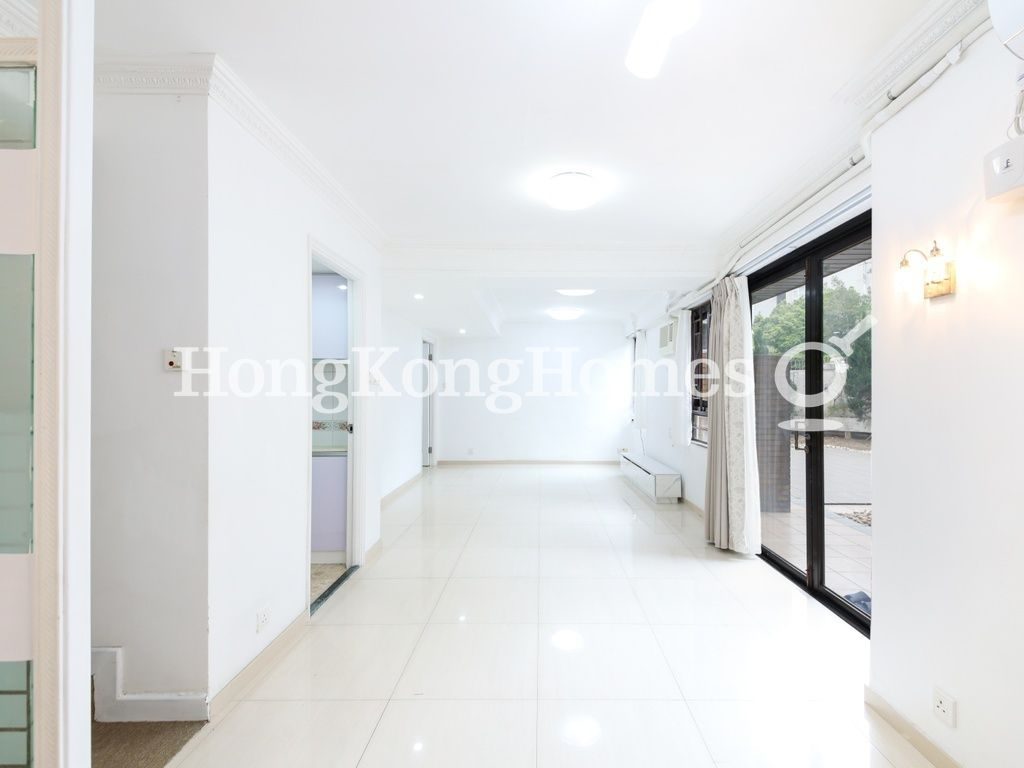 Living and Dining Room — Parc Oasis - Phase 02, Tower 01, Kowloon Tong