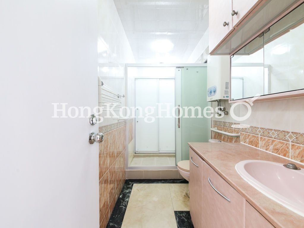 Master Bathroom — Parc Oasis - Phase 02, Tower 01, Kowloon Tong