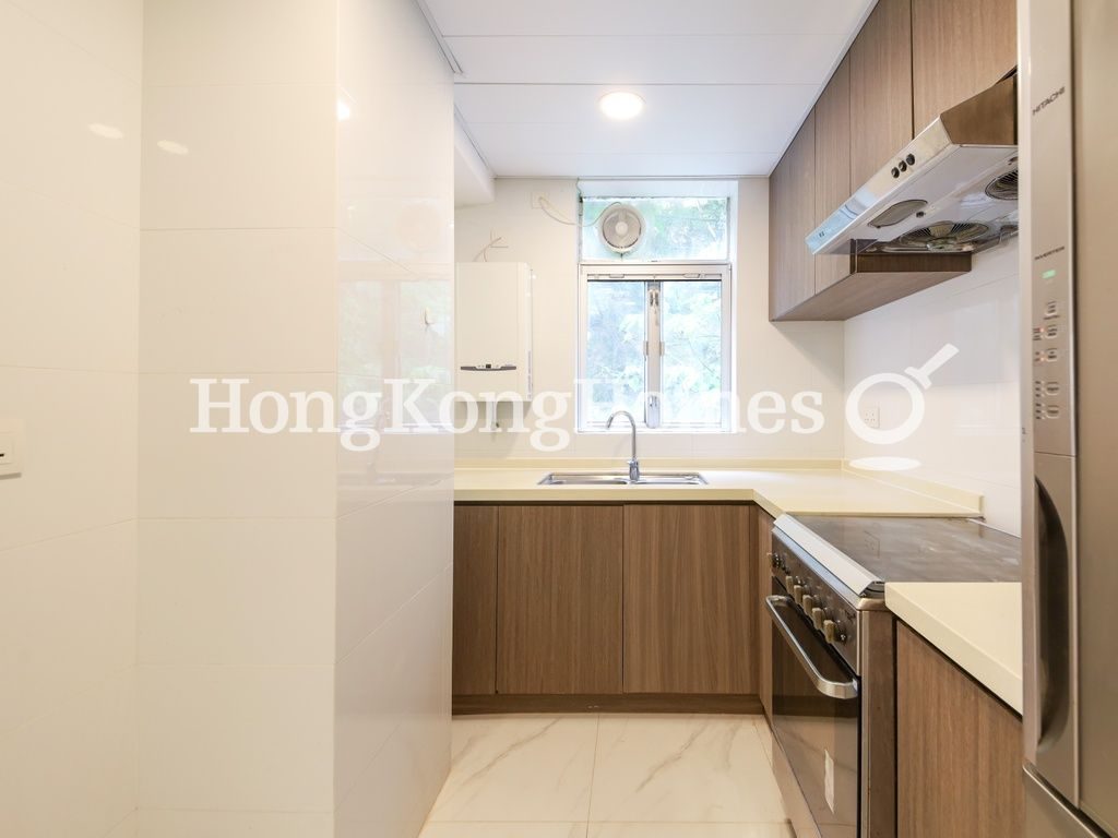 Kitchen — Sea and Sky Court, Stanley
