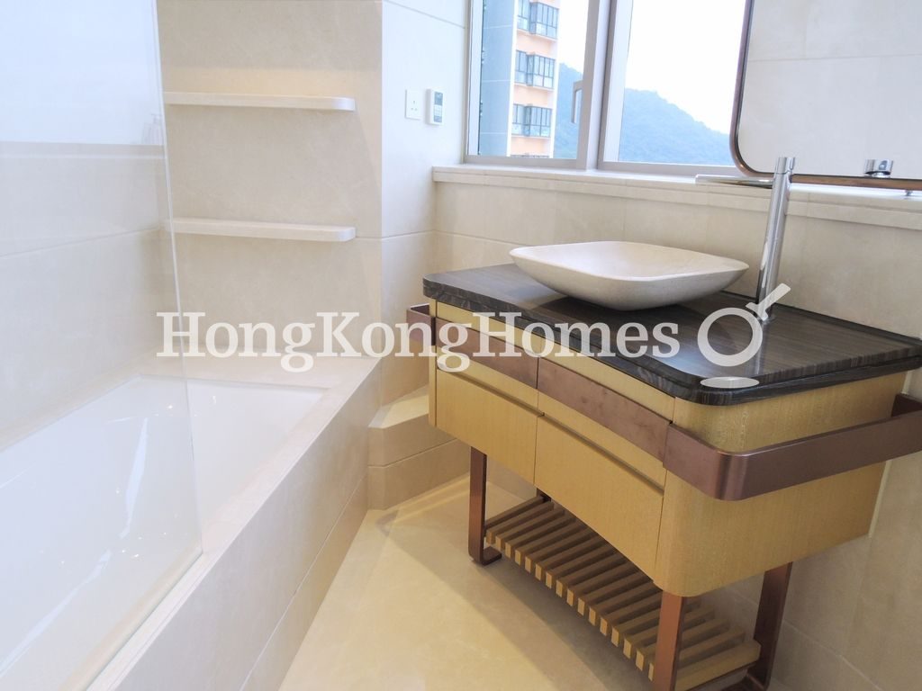 Master Bathroom — Cadogan, Western / Kennedy Town