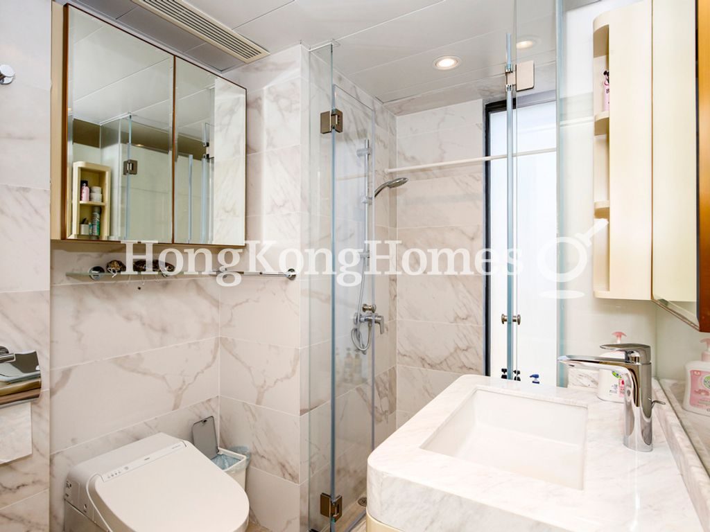 Second Ensuite Bathroom — Fleur Pavilia, North Point