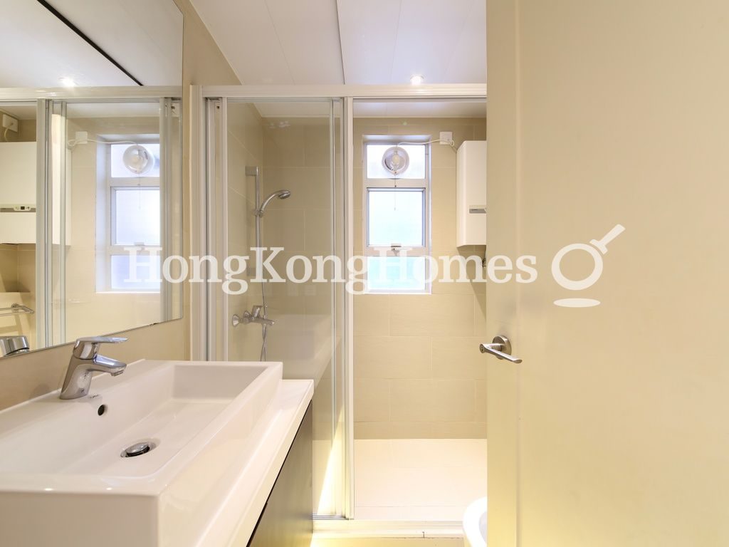 Guest Bathroom — Greenview Gardens, Mid-levels West