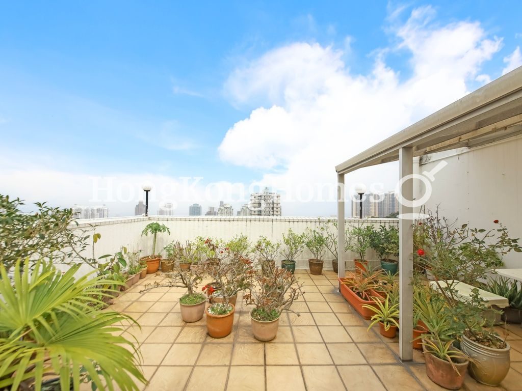Private Roof Terrace — La Clare Mansion - Block B, Pokfulam
