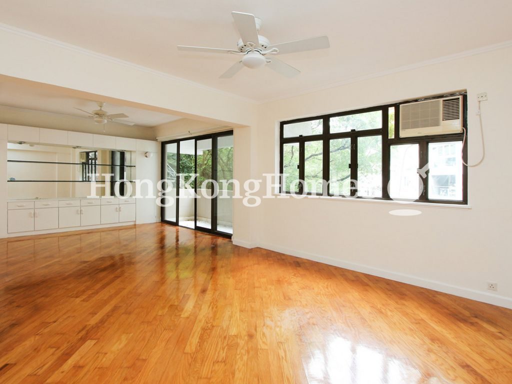 Living and Dining Room — Mirror Marina, Mid-levels West