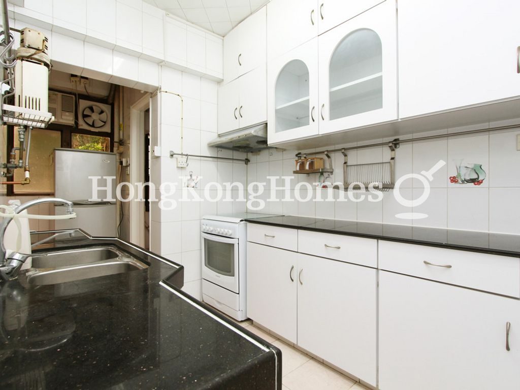 Kitchen — Mirror Marina, Mid-levels West
