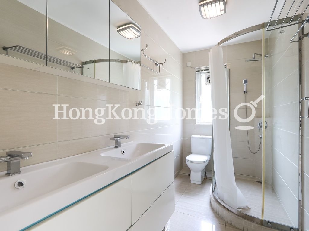 Guest Bathroom — Pak Kong Au, Sai Kung