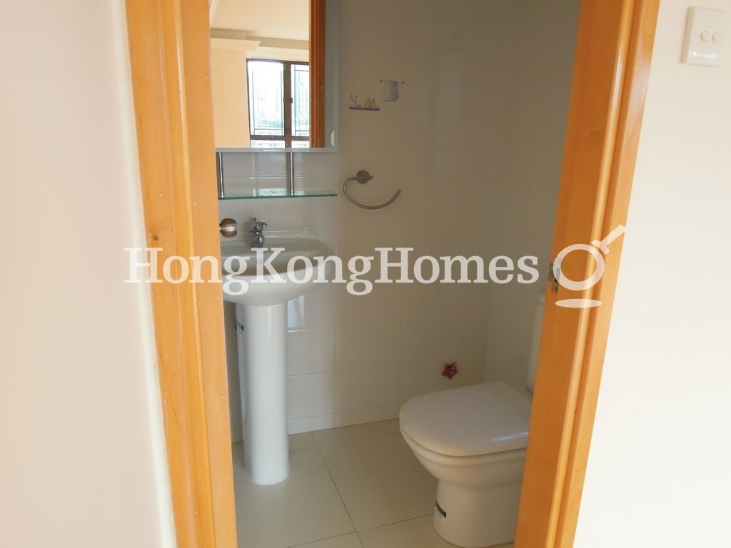 Guest Washroom — Parc Oasis - Phase 03, Tower 15, Kowloon Tong