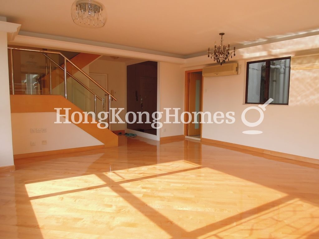 Living and Dining Room — Parc Oasis - Phase 03, Tower 15, Kowloon Tong