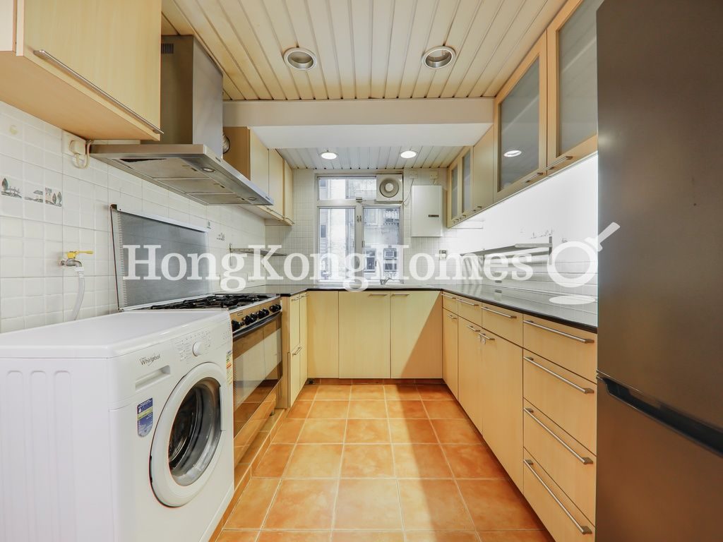 Kitchen — Realty Gardens - Paris Court, Mid-levels West
