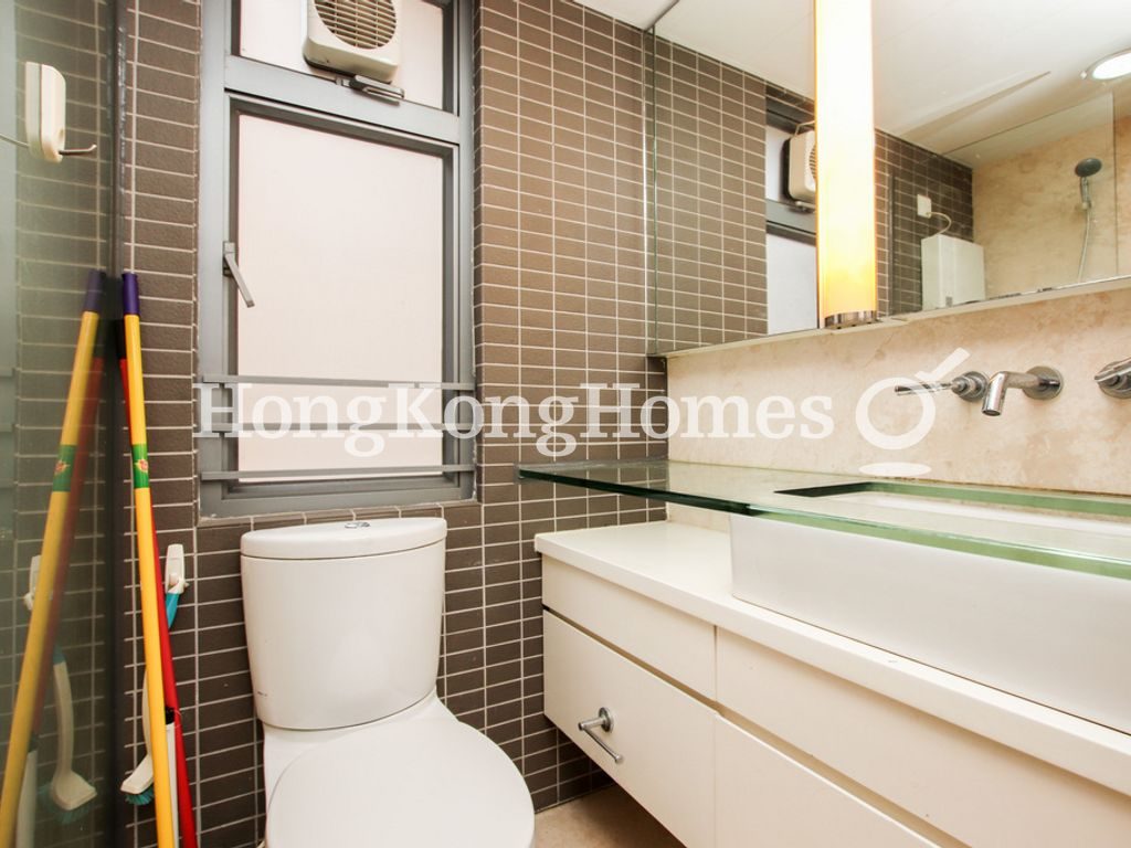 Bathroom — The Morrison, Wan Chai