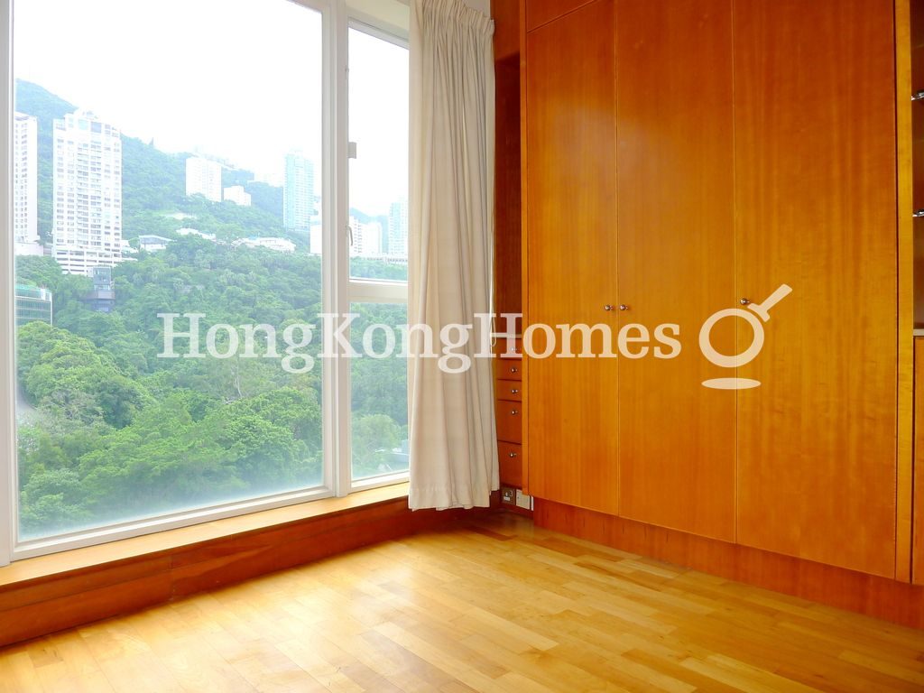 Built-in Wardrobe in Master Bedroom — Starcrest - Tower 1, Wan Chai