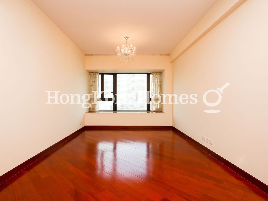 Living and Dining Room — The Arch - Block 2 (Star Tower), Tsim Sha Tsui