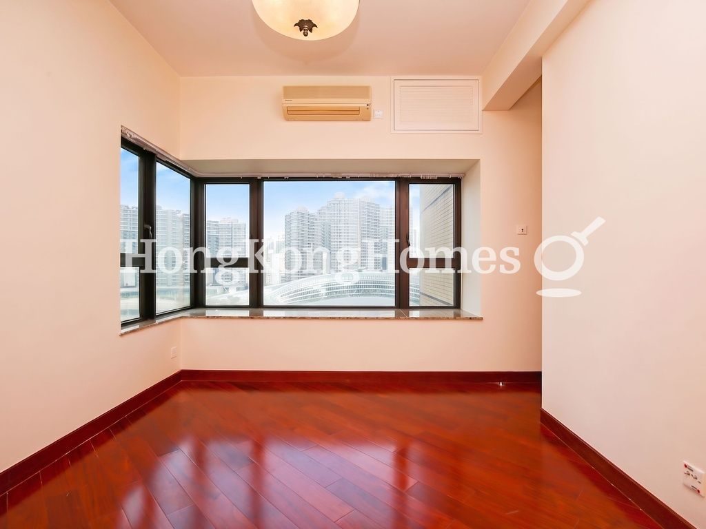 Master Bedroom — The Arch - Block 2 (Star Tower), Tsim Sha Tsui