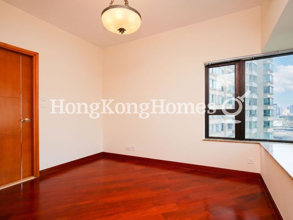 Master Bedroom — The Arch - Block 2 (Star Tower), Tsim Sha Tsui