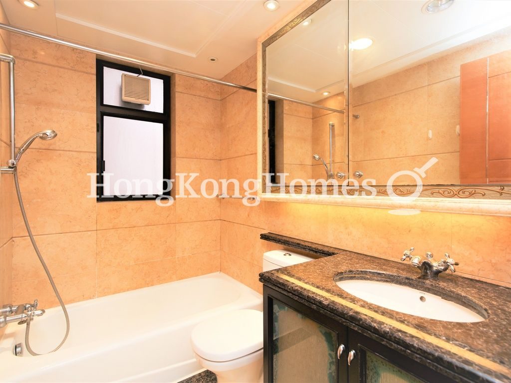 Guest Bathroom — The Arch - Block 2 (Star Tower), Tsim Sha Tsui